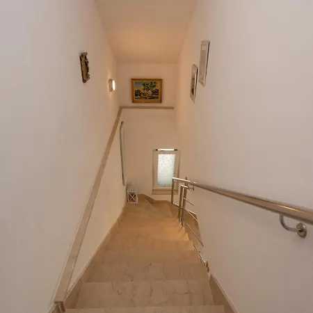 Three-bedroom In Διαμέρισμα