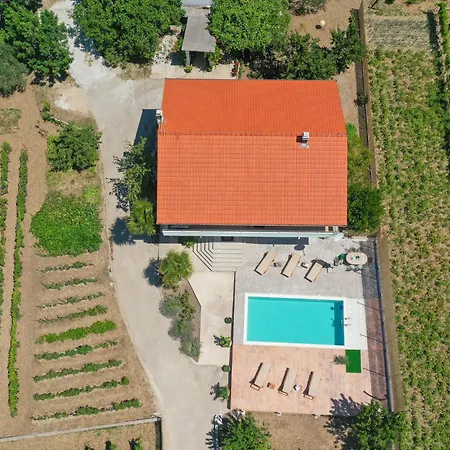 Three-bedroom In شقة Kresevo