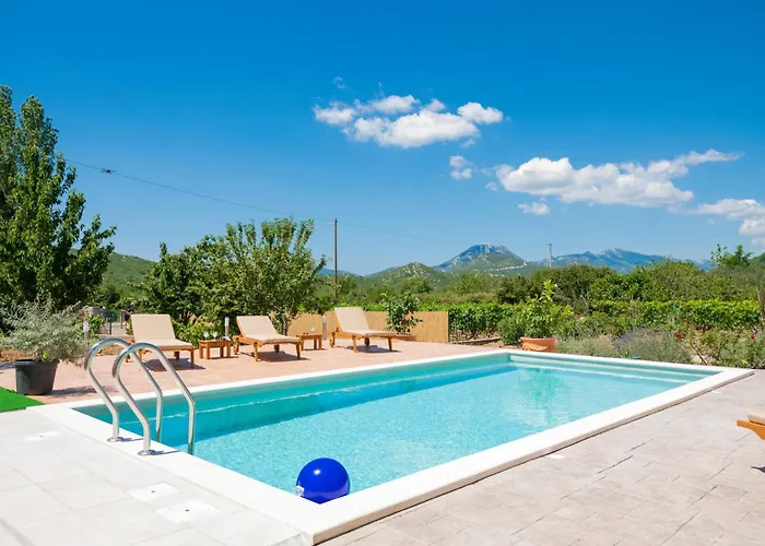 Three-bedroom In Kresevo